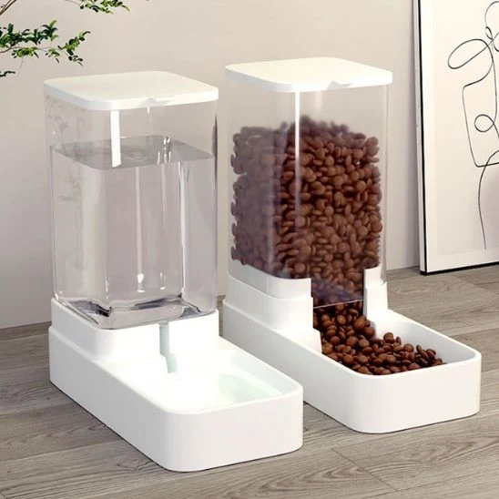 Distributeur de croquettes pour chat - Transparent et antidérapant
