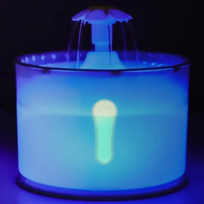 FONTAINE À EAU CHAT - ÉCLAIRAGE LED (2,4L)