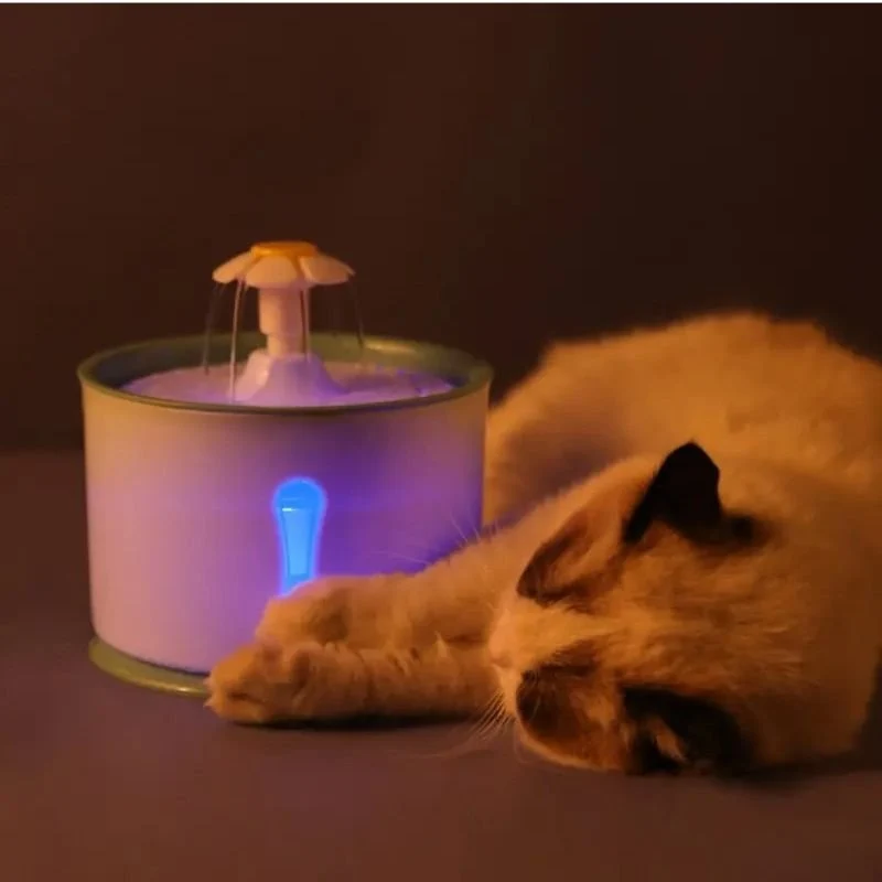 FONTAINE À EAU CHAT - ÉCLAIRAGE LED (2,4L)