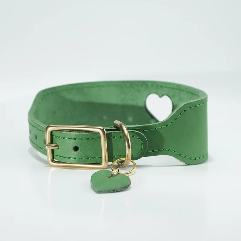 Collier Cuir En Forme De Coeur Pour Lévrier Et Whippet