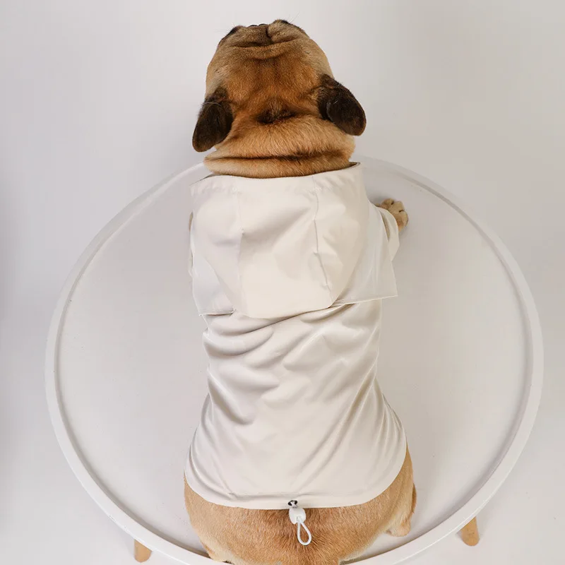Manteau imperméable pour bouledogue français : doudoune chic et coupe-vent pour l’hiver