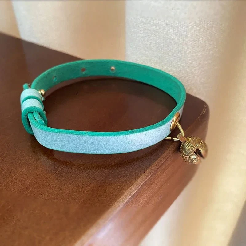 Collier en cuir noir avec clochette pour chat Oscar et Plume – réglable et sûr