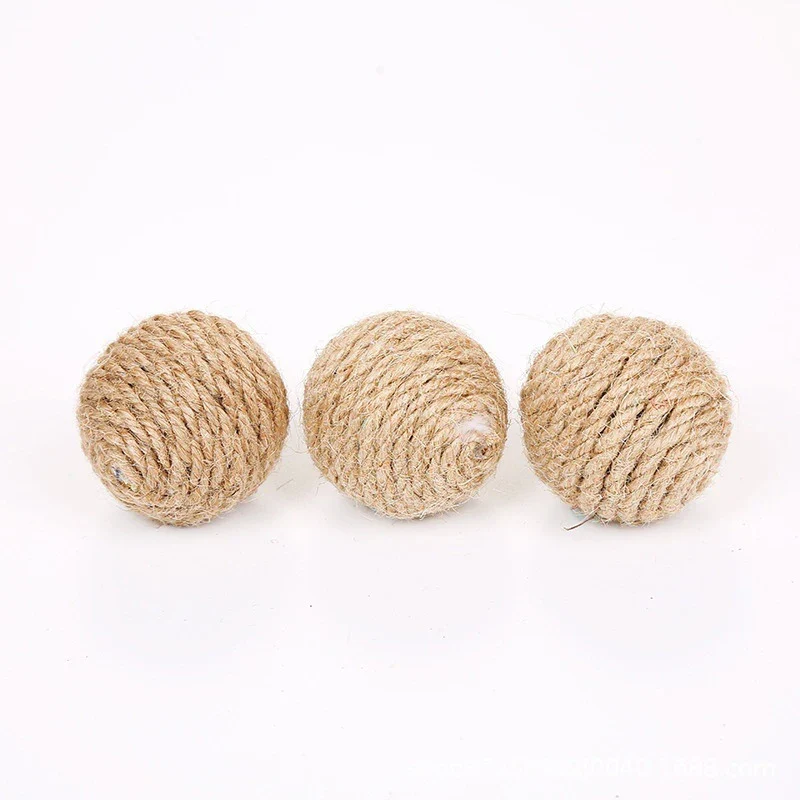 Boule A Gratter En Sisal Avec Clochette Pour Chat