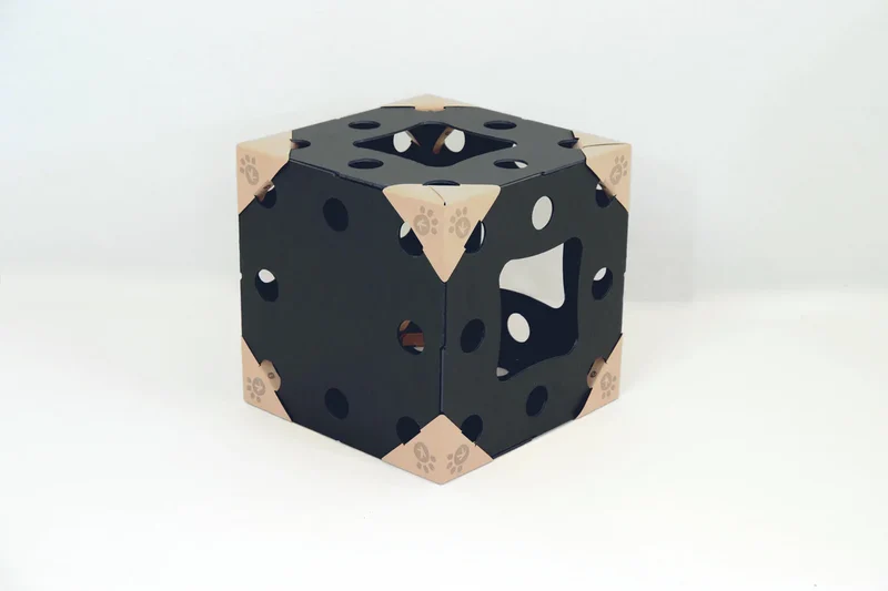 Arbre à Chat en Carton - Cube pour Chat Noir