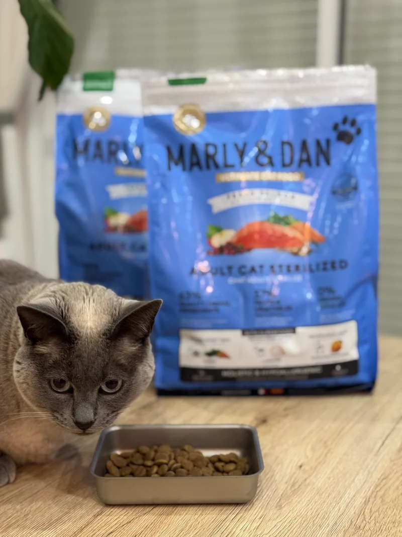 Marly & Dan - Croquettes Sans Céréales au Saumon pour Chat Adulte et Stérilisé